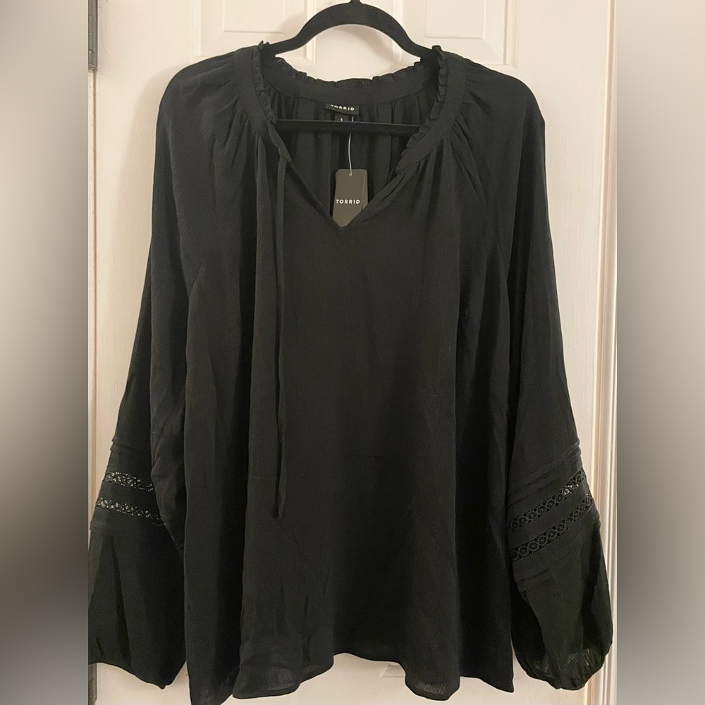 NWT Women’s TORRID Crinkle Gauze Tie Front Long Sleeve Top Black Sz 14 16 New.